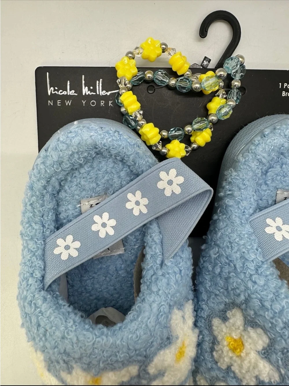 Nicole Miller Kids Blue Daisy Slippers & Bracelet Set Size 5/6 NEW